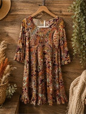 Dressing Gaudy Paisley Print 3/4 Sleeve with ruffled detail Size Small Dress